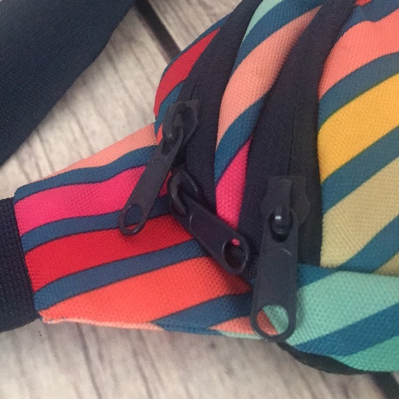 KAVU Spectator Belt Bag Polyester Hip Fanny Pack - Picture 4 of 8